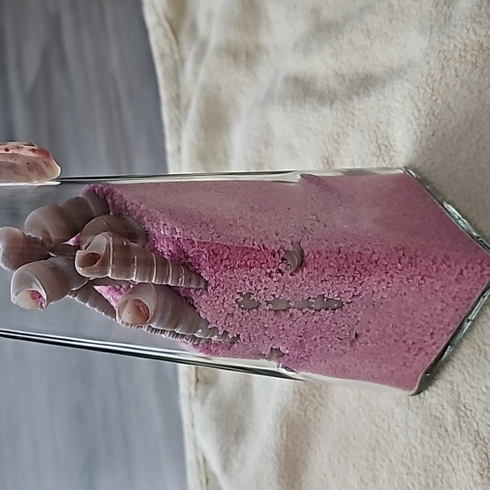 Colour Sand With Shells - Picture 2 of 2